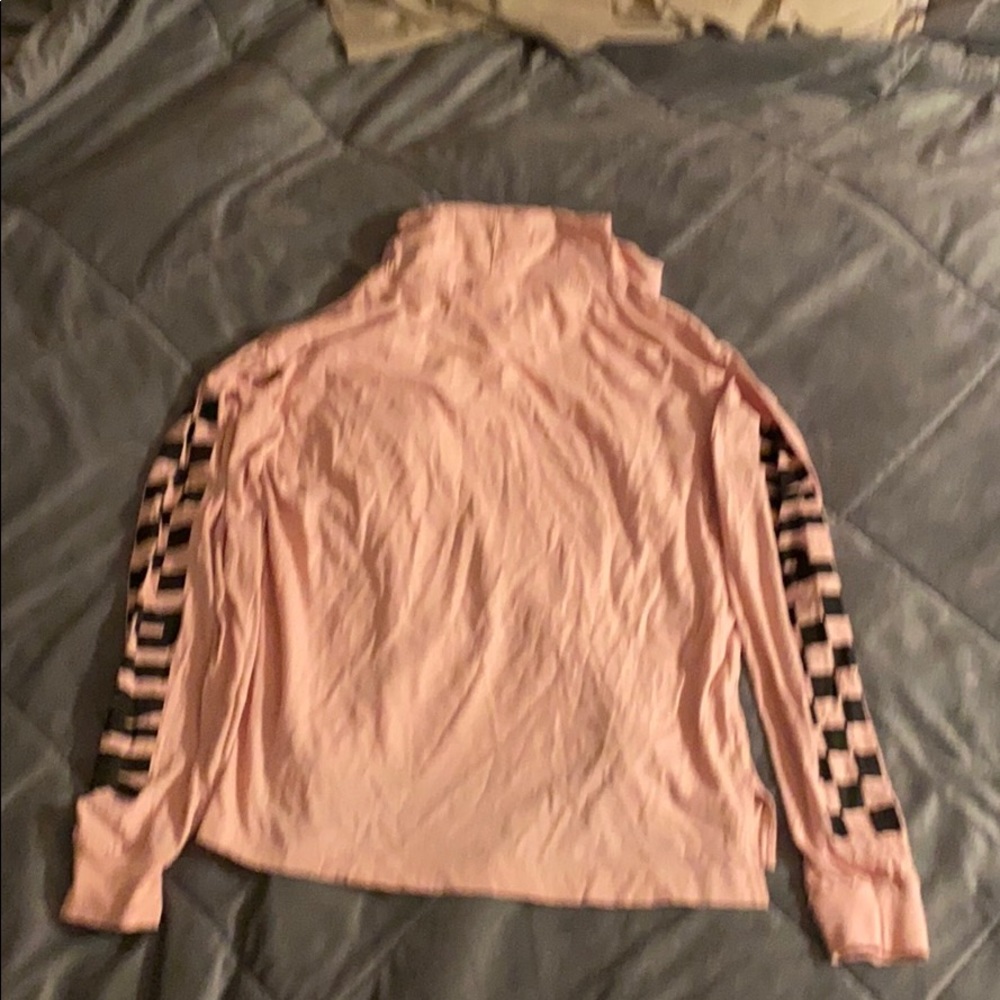 Pink top - Picture 4 of 6